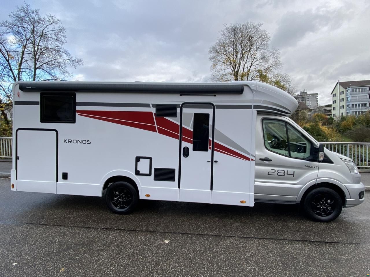 Roller Team Kronos 284 TL, Ford 2.0TDCi 165PS Autom.