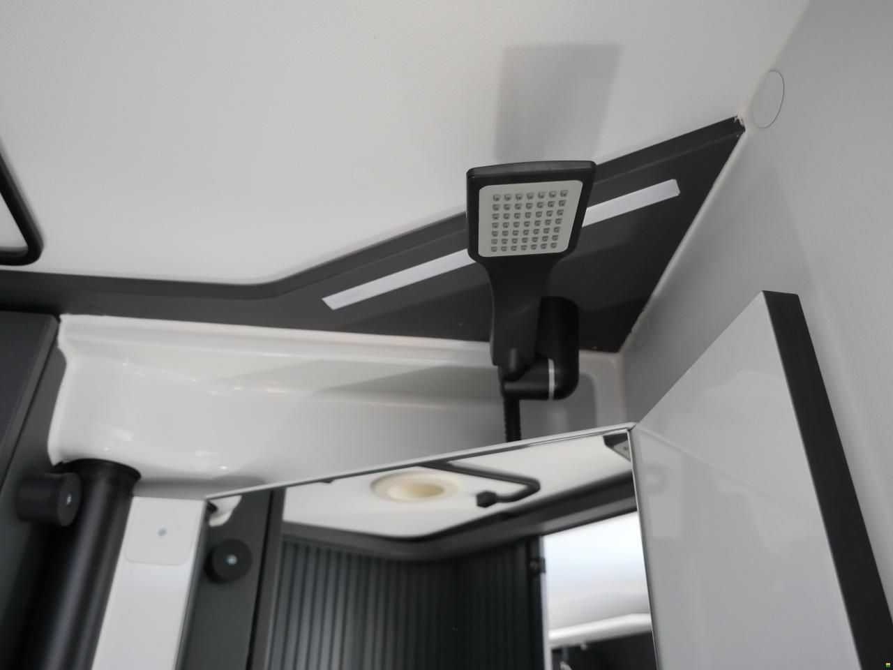 Adria Twin Supreme 640 SGX Automat