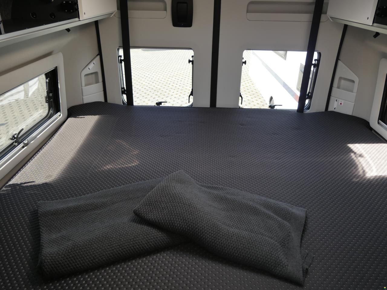 Adria Twin Supreme 640 SGX Automat