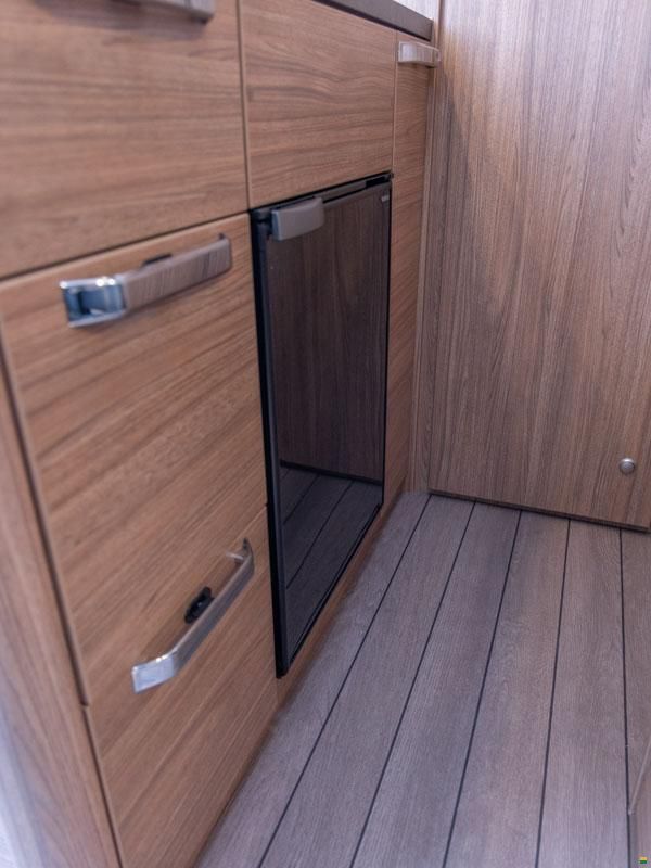 Weinsberg CaraBus 630 MEG [Outlaw] [Fire] Edition