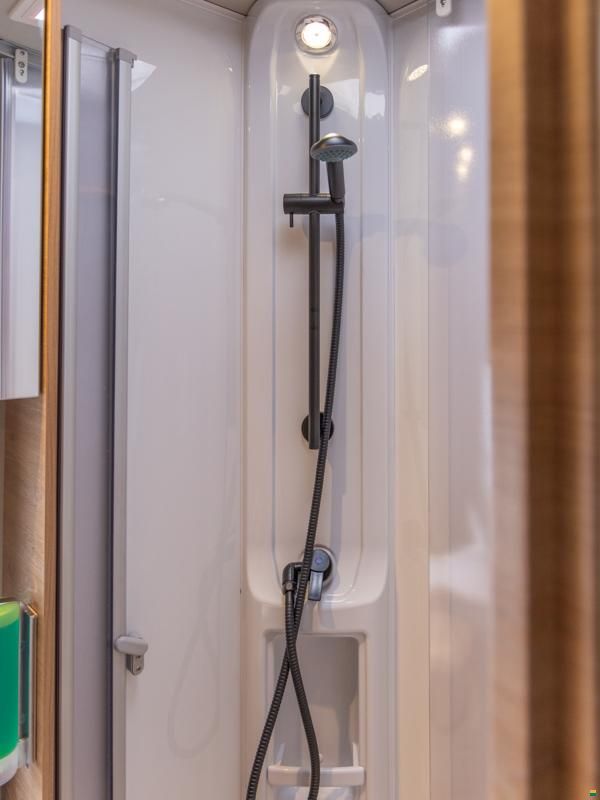 Knaus Live Wave 650 MG Platinum Selection