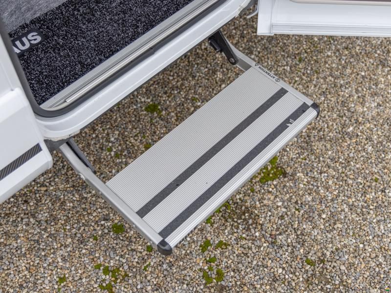 Knaus Live Wave 650 MG Platinum Selection