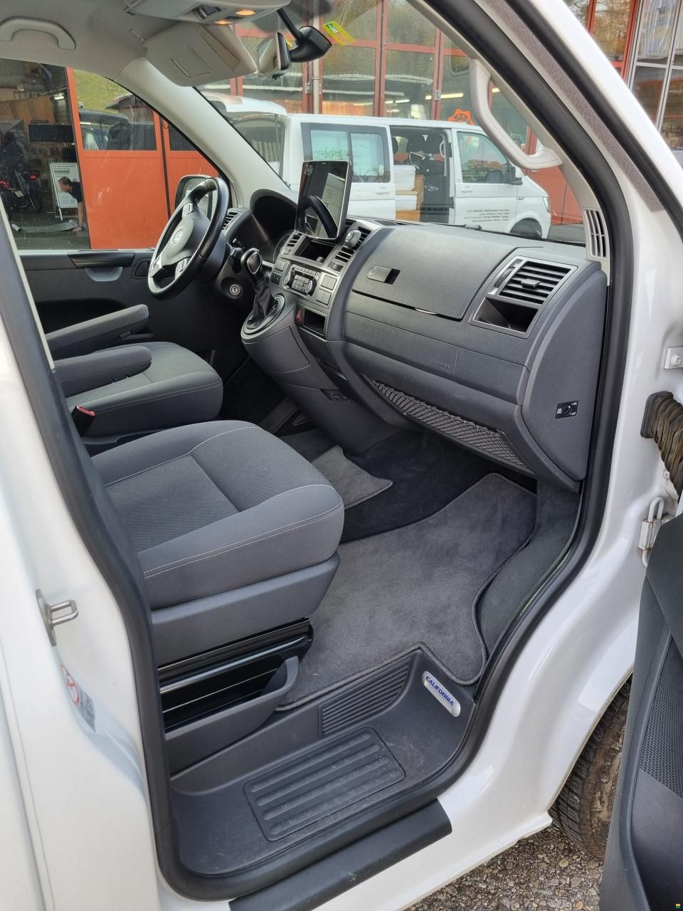 Volkswagen VW T5 California 2.0