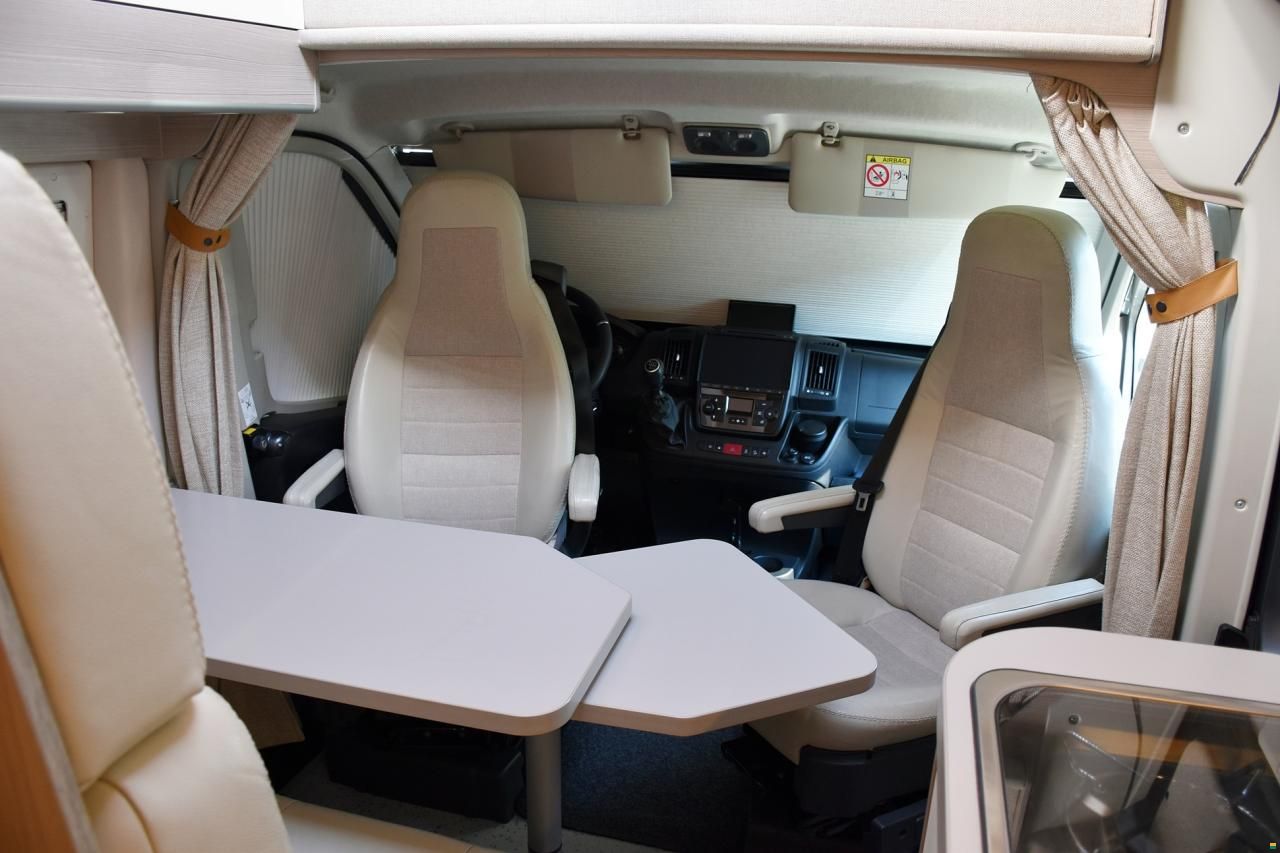 Pössl GLOBE-TRAVELLER VOYAGER Z 2,2 HDI H3