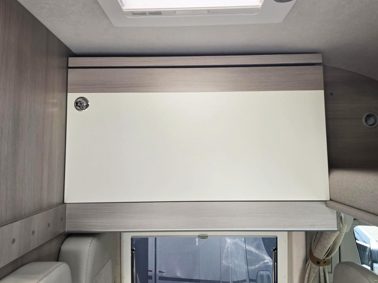 Pössl GLOBE-TRAVELLER VOYAGER Z 2,2 HDI H3