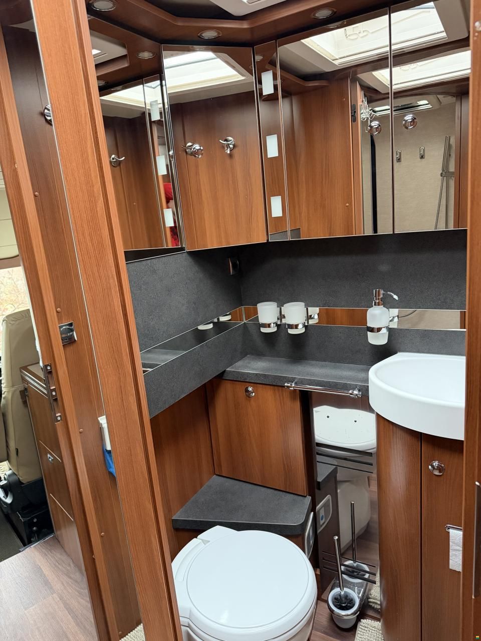 Carthago Liner for Two 53