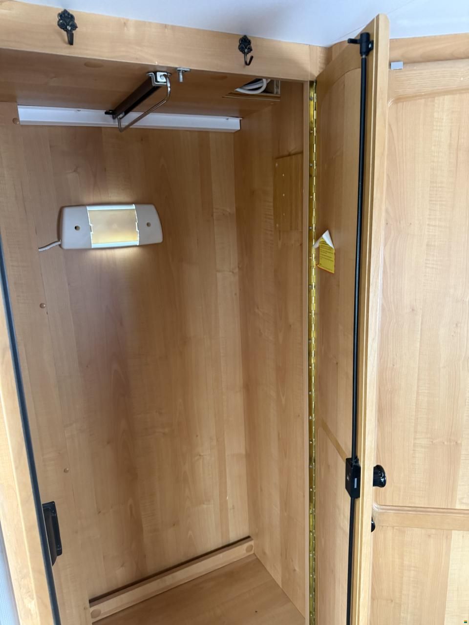 B&uuml;rstner BT 604