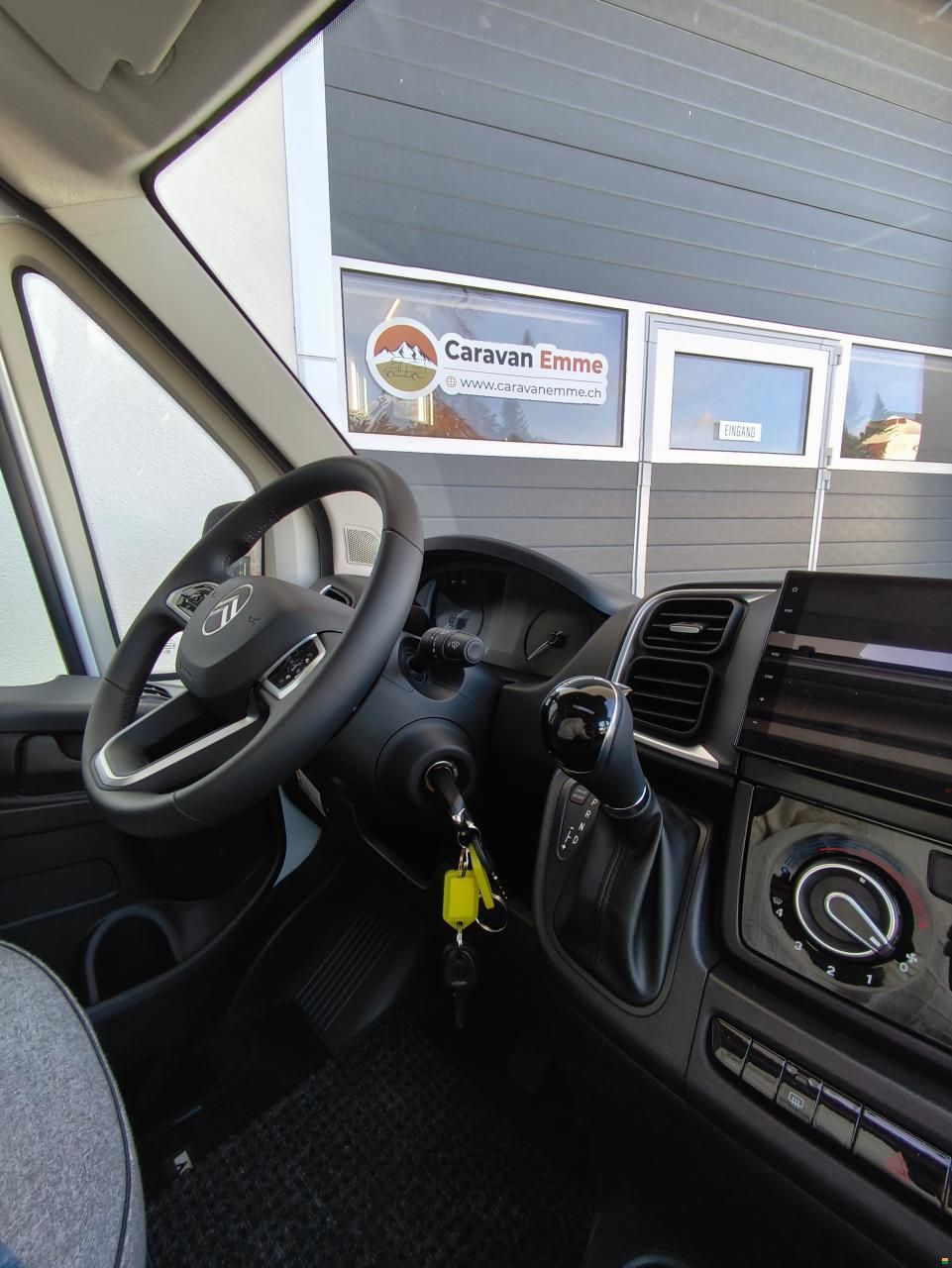 Sunlight T 67s mit Einzelbett & Hubbett, Automat!