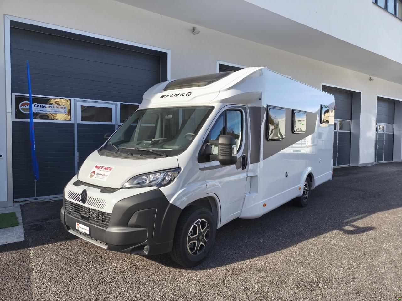 Sunlight T 67s mit Einzelbett & Hubbett, Automat!