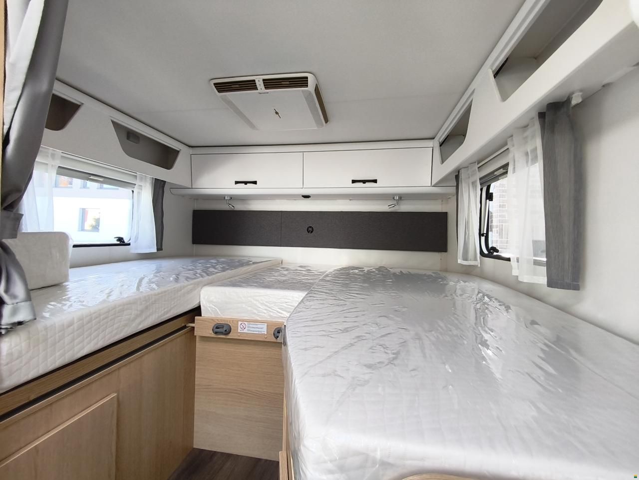 Sunlight T 67s mit Einzelbett & Hubbett, Automat!