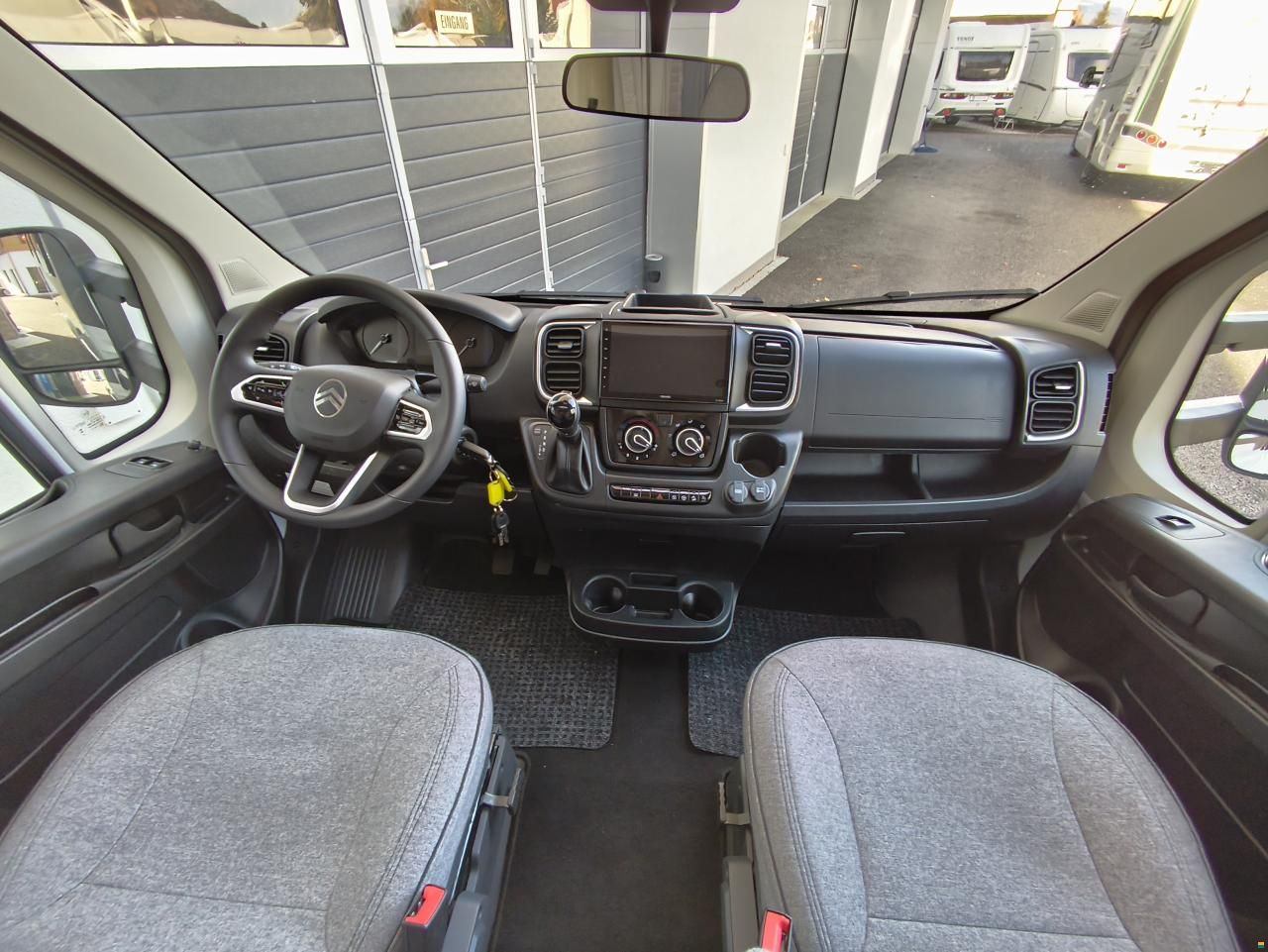 Sunlight T 67s mit Einzelbett & Hubbett, Automat!