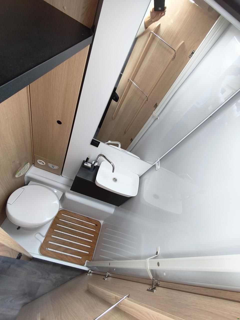 Sunlight T 67s mit Einzelbett & Hubbett, Automat!