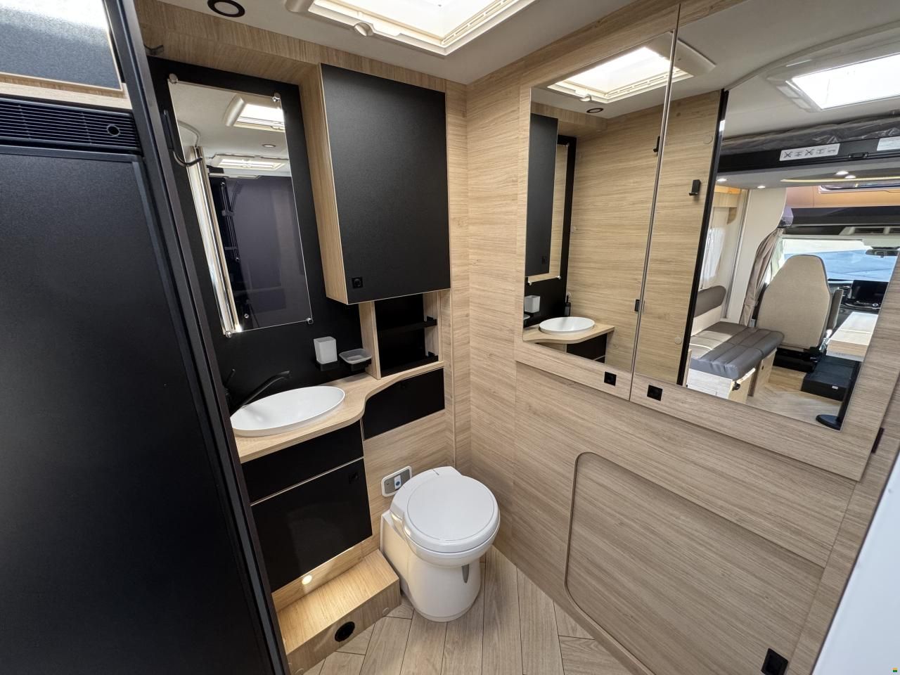 Challenger 260 Graphite Edition