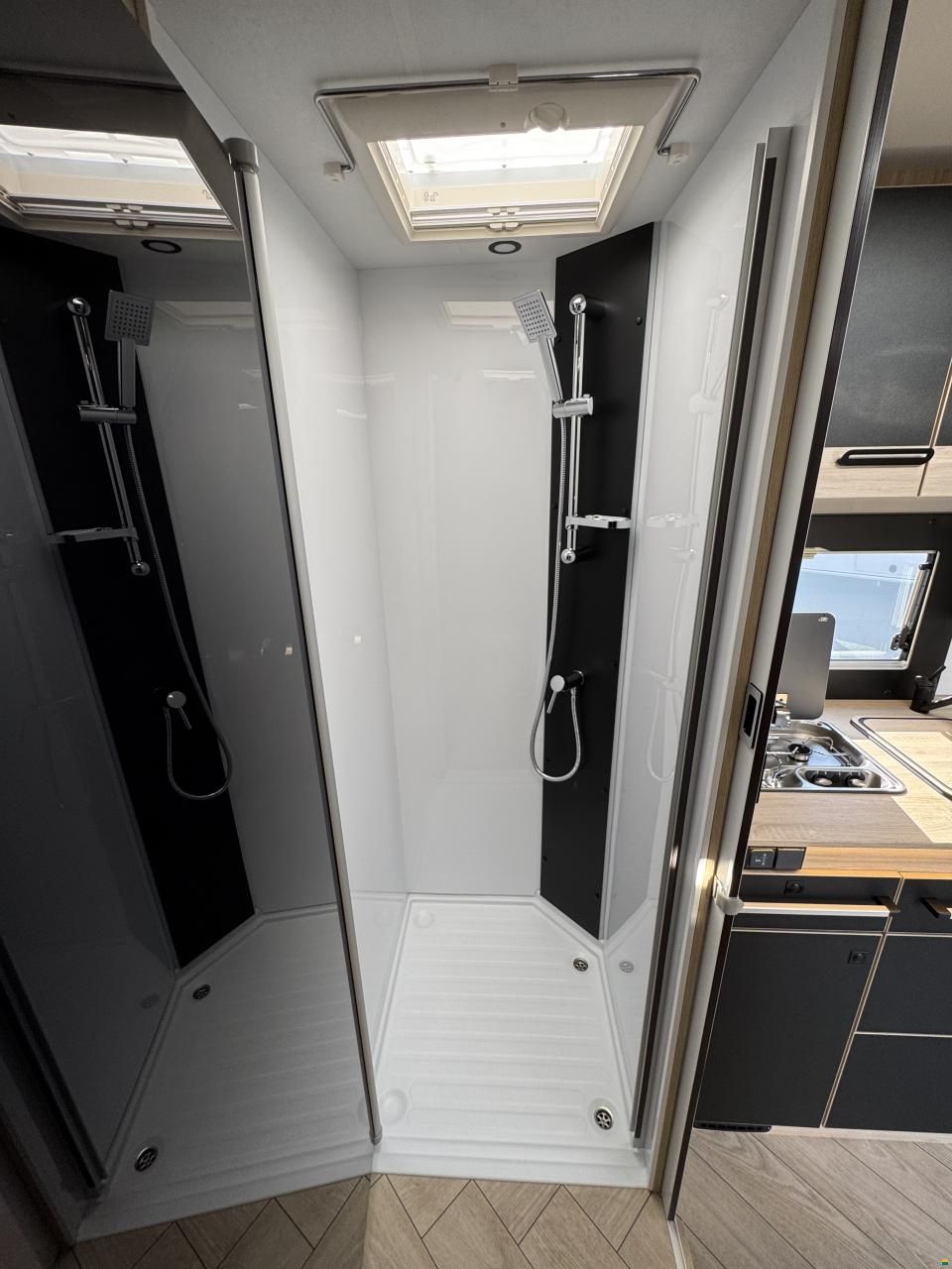 Challenger 260 Graphite Edition