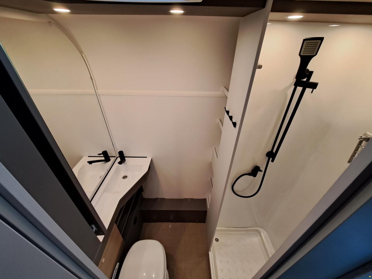 Bürstner Averso 560 TK B66