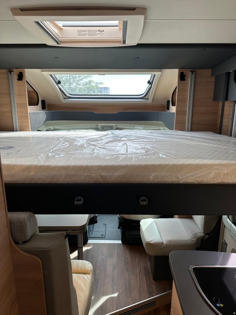 Knaus Live Wave 650MEG BLACK Selection
