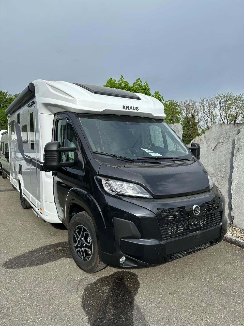 Knaus Live Wave 650MEG BLACK Selection