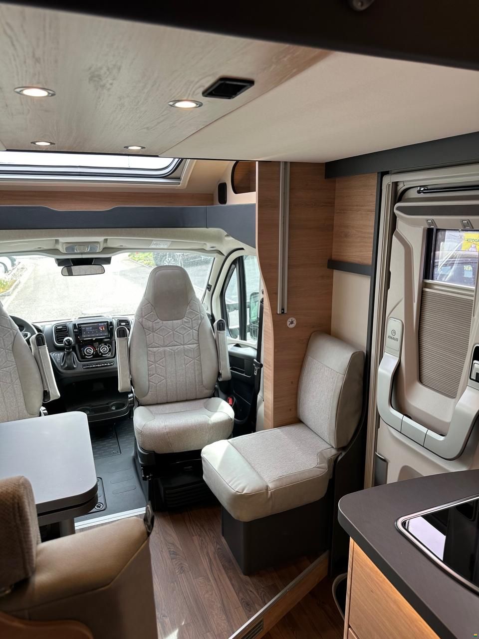 Knaus Live Wave 650MEG BLACK Selection