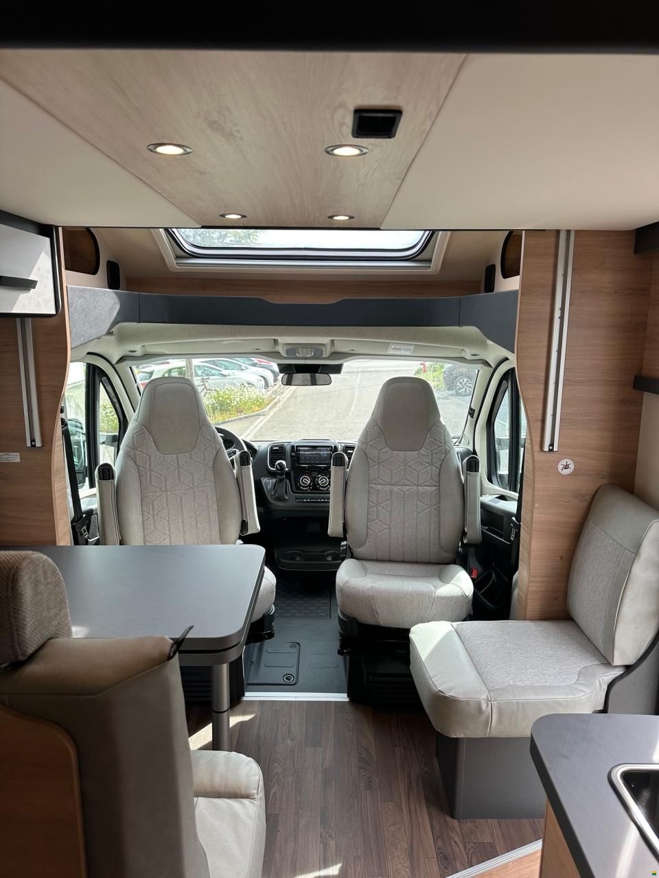 Knaus Live Wave 650MEG BLACK Selection