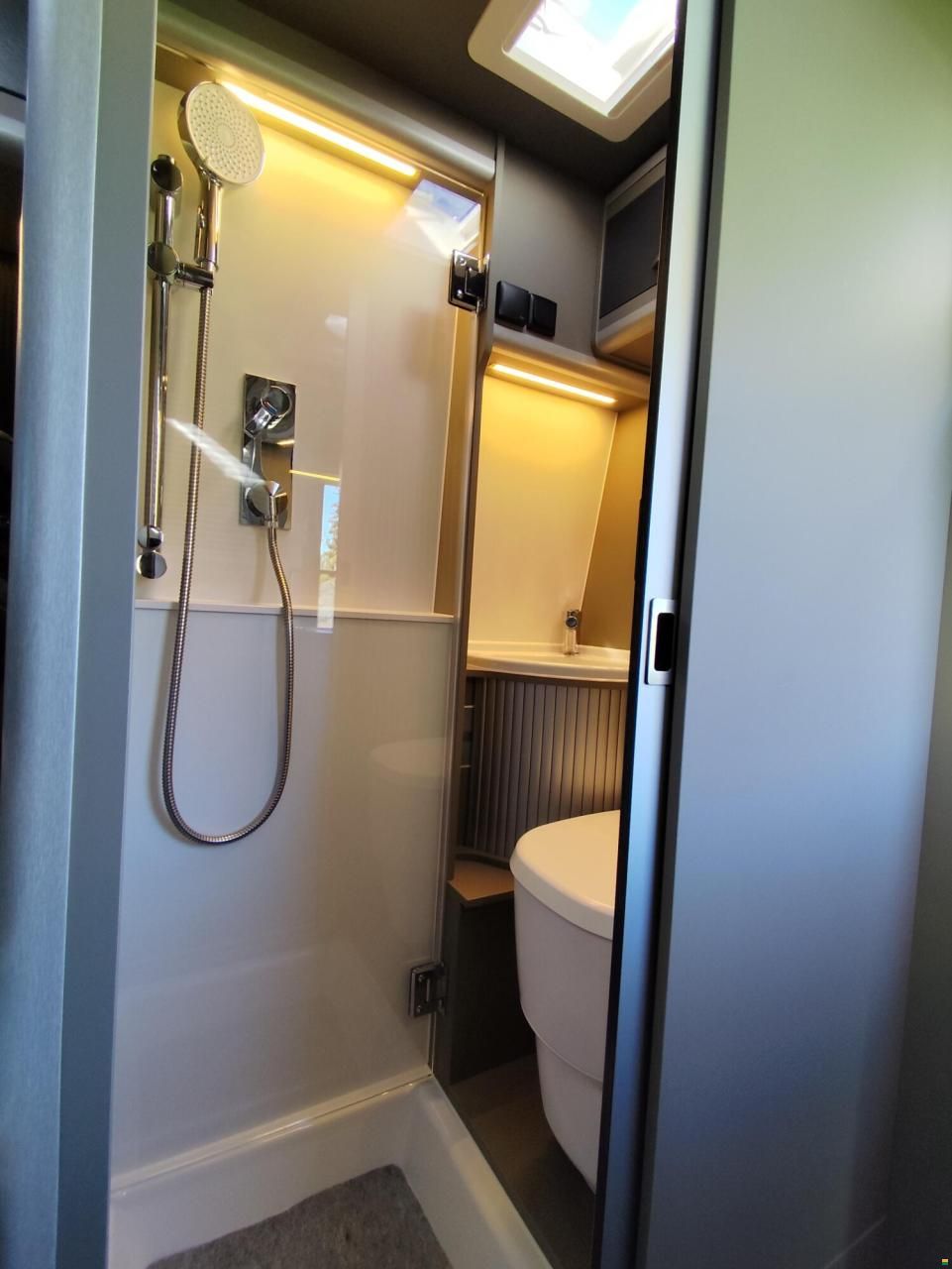 Megamobil Mega Classic 600 S Hubbett MAN 163 PS