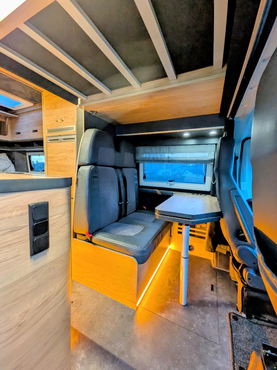 Globe-Traveller Voyager X