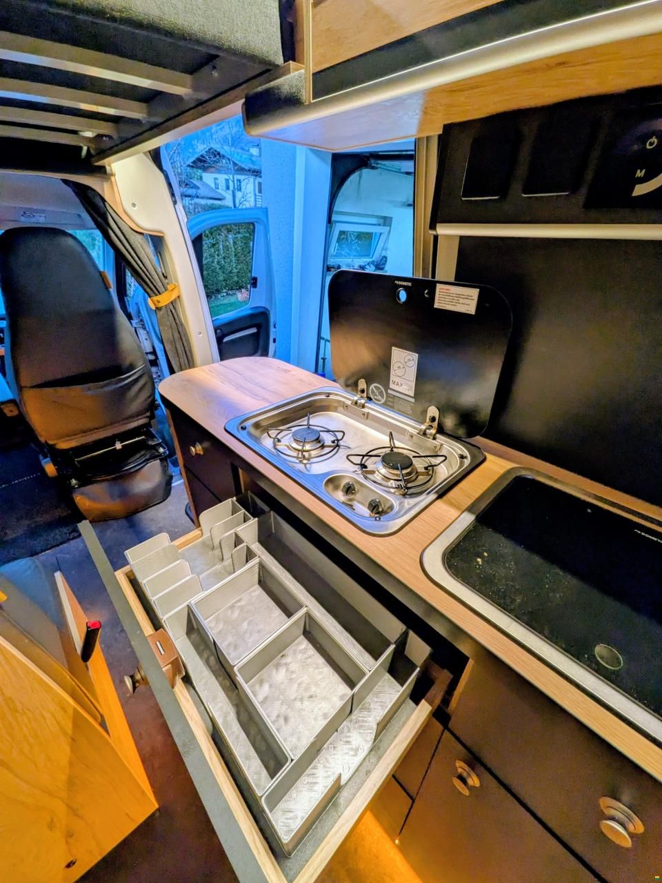 Globe-Traveller Voyager X