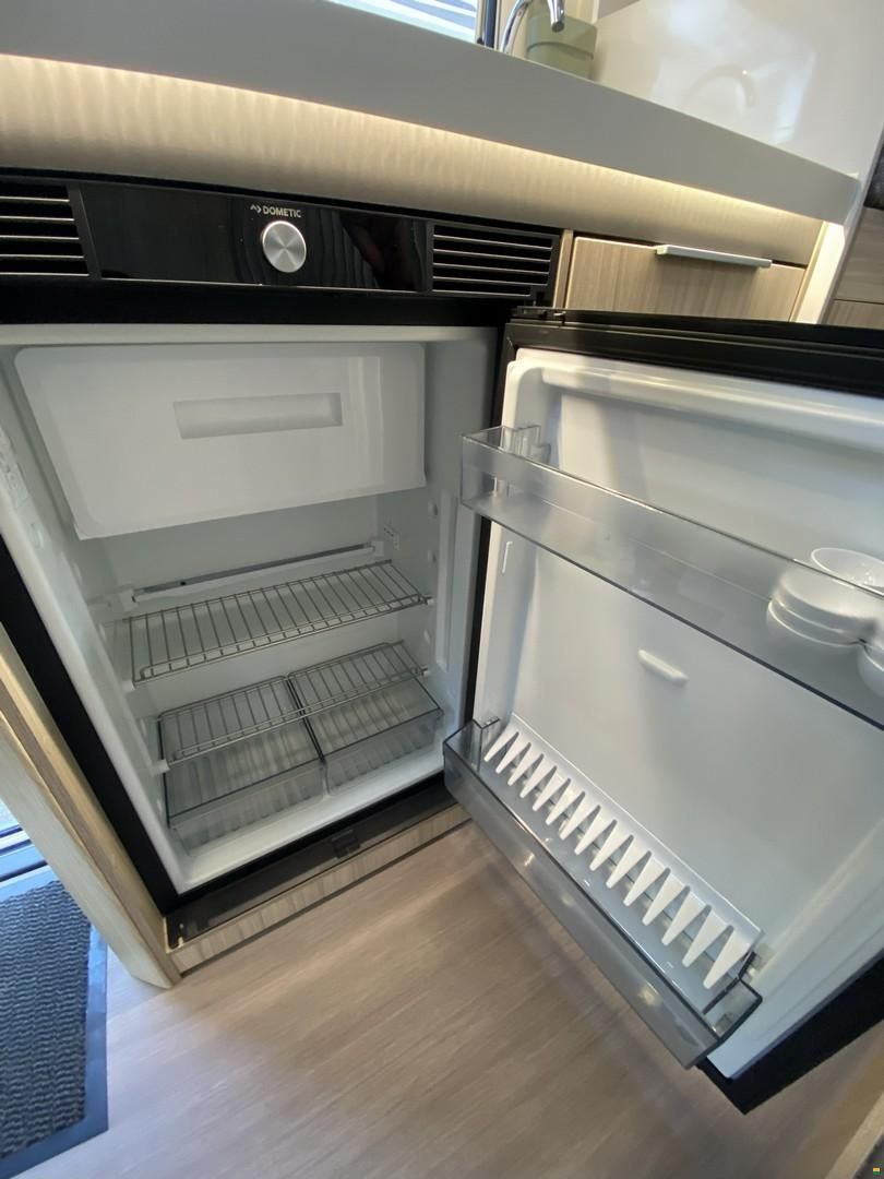 Adria Compact SL Supreme, Fiat 180PS Automat