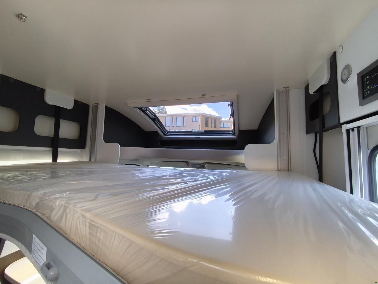 Forster-Reisemobile T 699 EB mit Einzelbett & Hubbett!