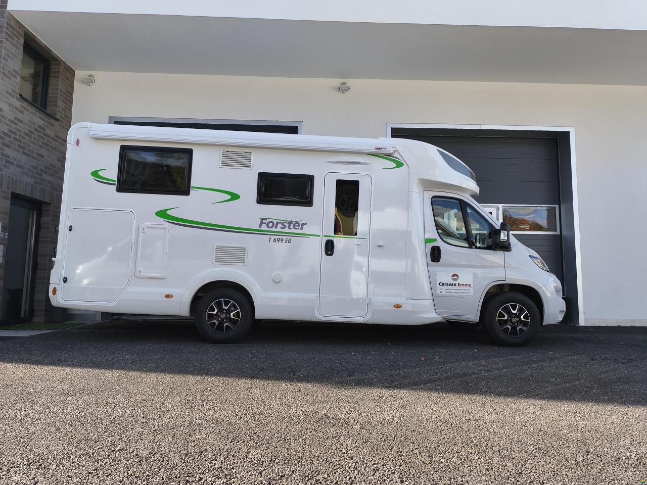 Forster-Reisemobile T 699 EB mit Einzelbett & Hubbett!