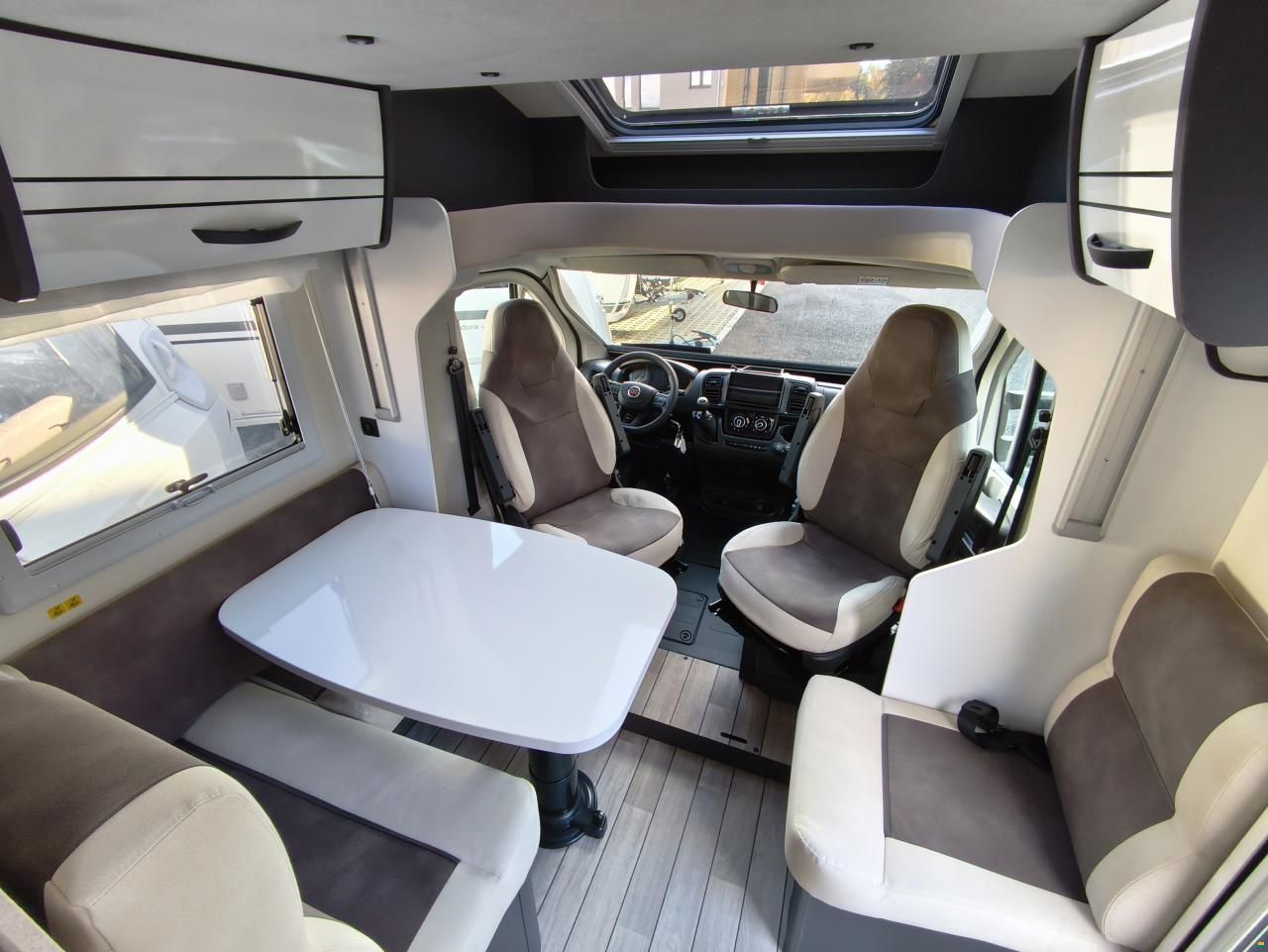 Forster-Reisemobile T 699 EB mit Einzelbett & Hubbett!