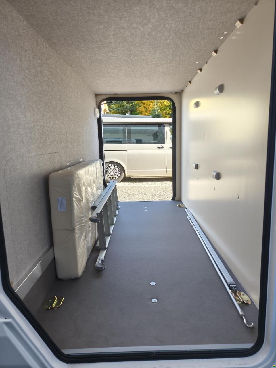 Forster-Reisemobile T 699 EB mit Einzelbett & Hubbett!