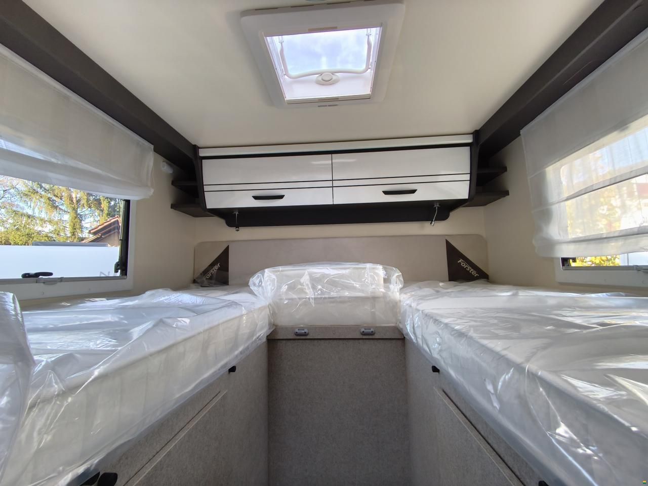 Forster-Reisemobile T 699 EB mit Einzelbett & Hubbett!