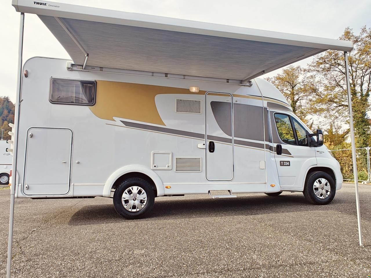 Carado T334 - Doppelbett & Hubbett