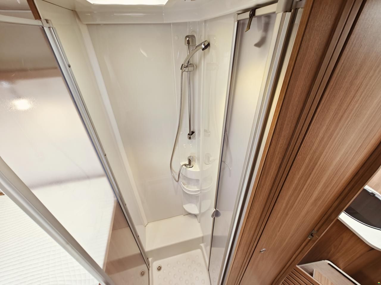 Carado T334 - Doppelbett & Hubbett