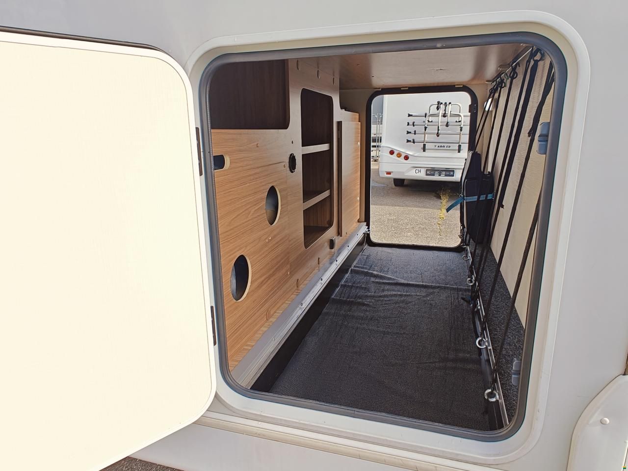 Carado T334 - Doppelbett & Hubbett