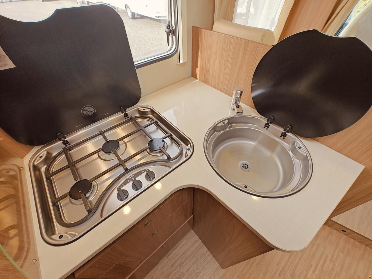 Carado T334 - Doppelbett & Hubbett