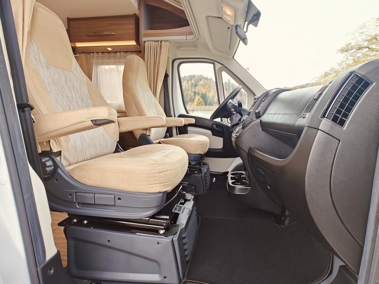 Carado T334 - Doppelbett & Hubbett