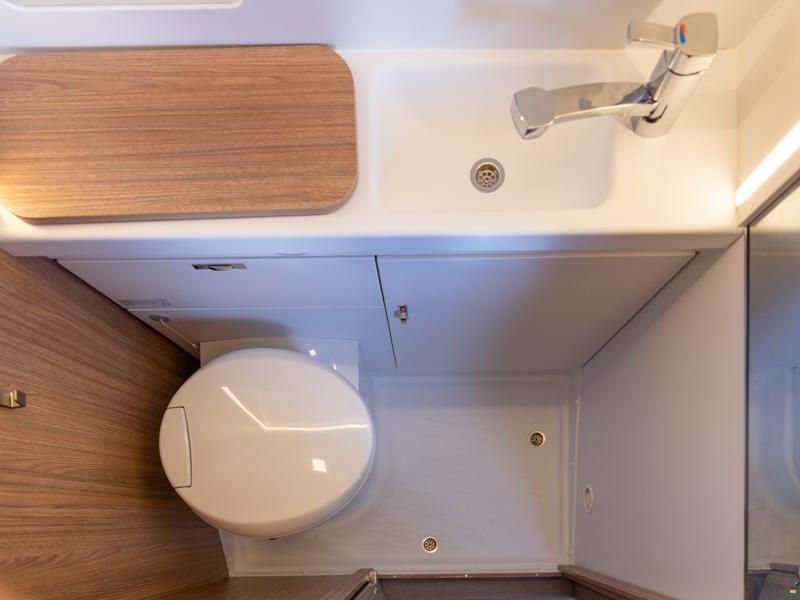 Weinsberg CaraBus 600 MQH Edition [Fire]