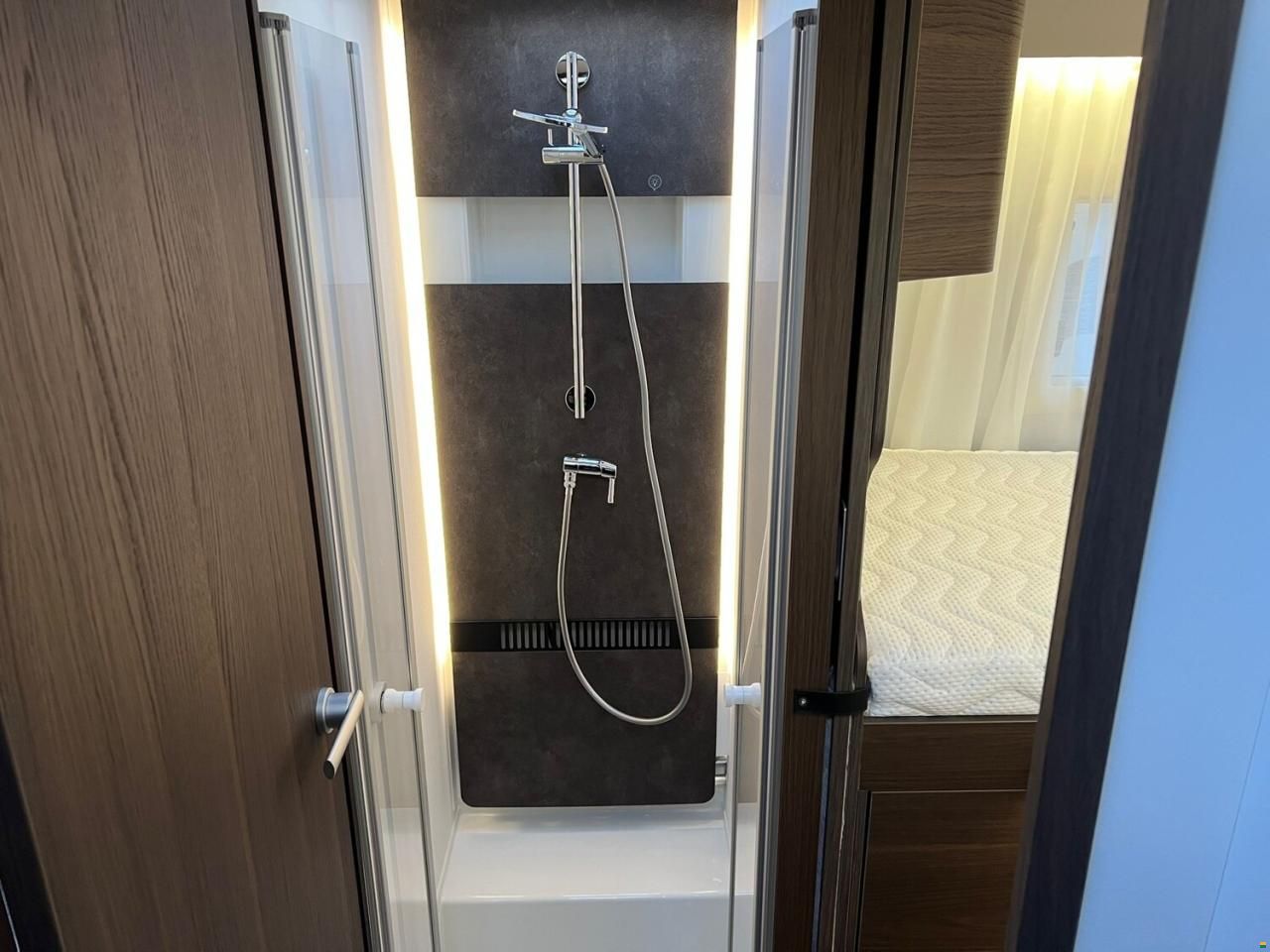 Adria Coral Supreme 670 DL F