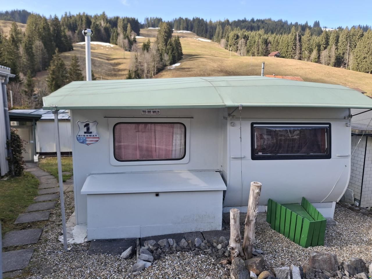 Fester Wohnwagen