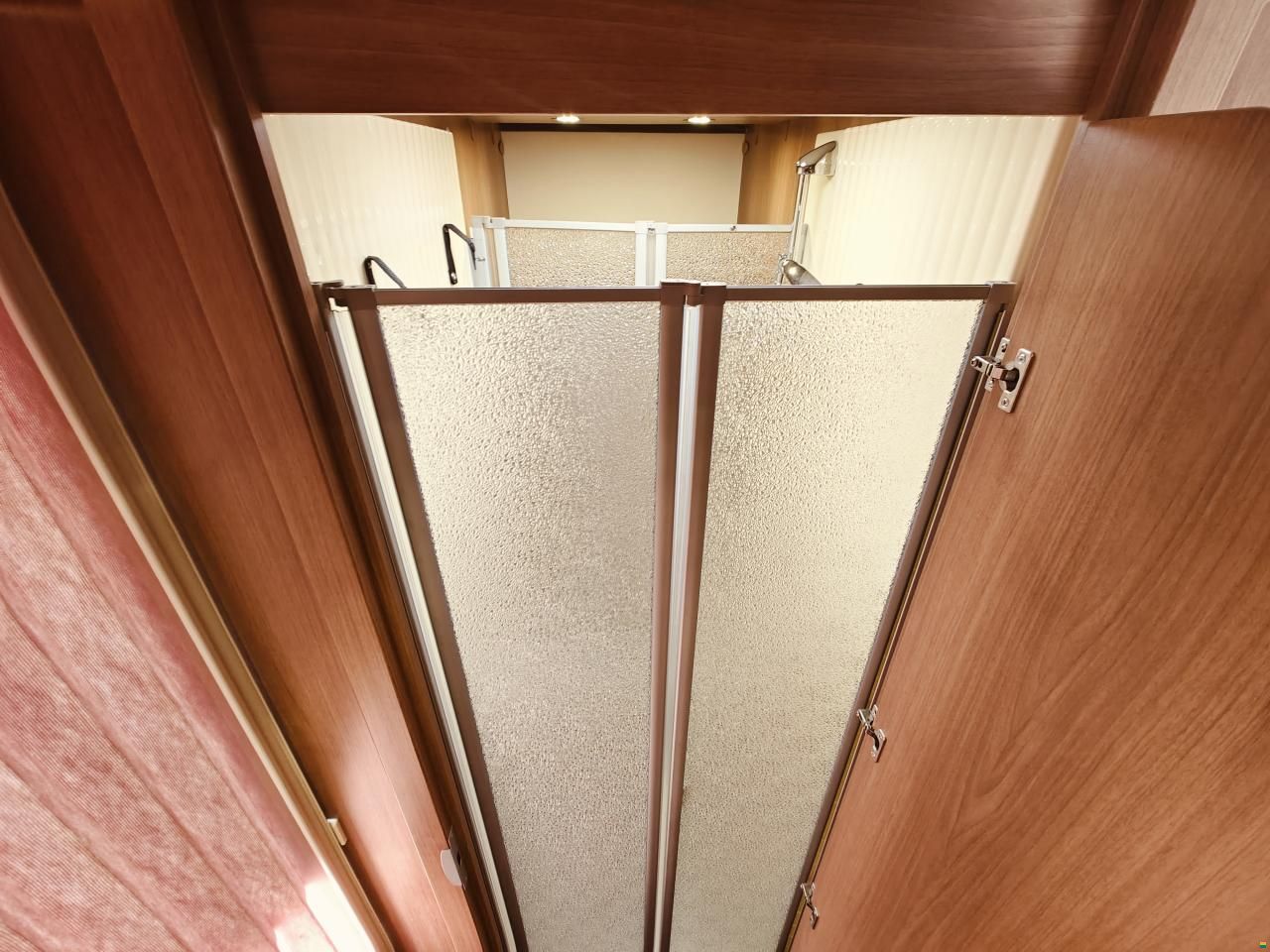 Dethleffs NOMAD 740 RFK Doppelbett & Stockbetten