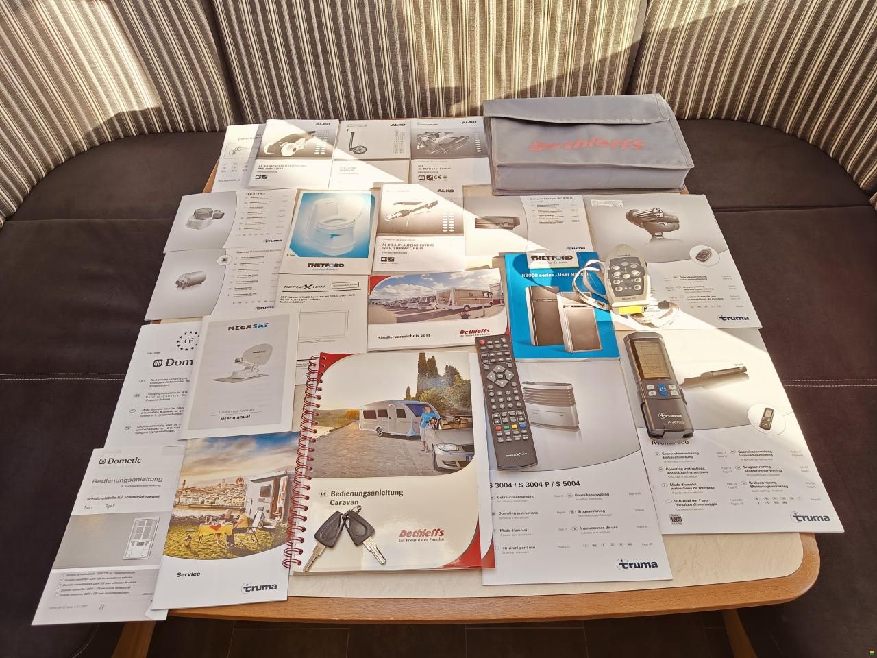 Dethleffs NOMAD 740 RFK Doppelbett & Stockbetten