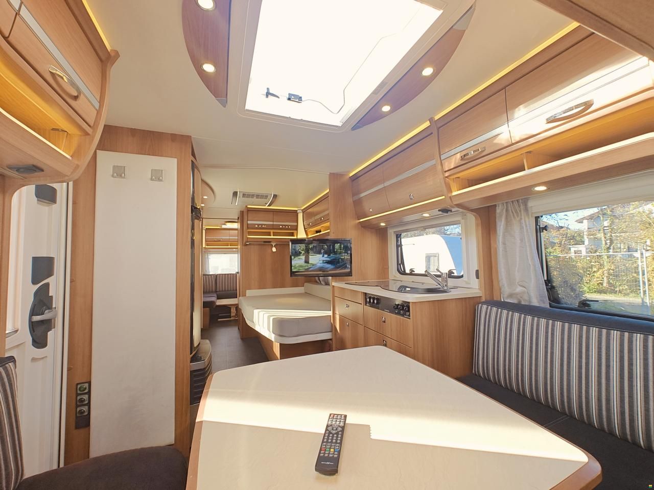 Dethleffs NOMAD 740 RFK Doppelbett & Stockbetten