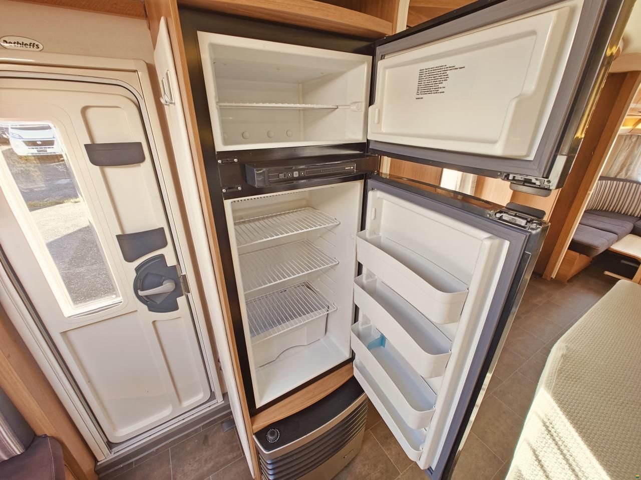 Dethleffs NOMAD 740 RFK Doppelbett & Stockbetten