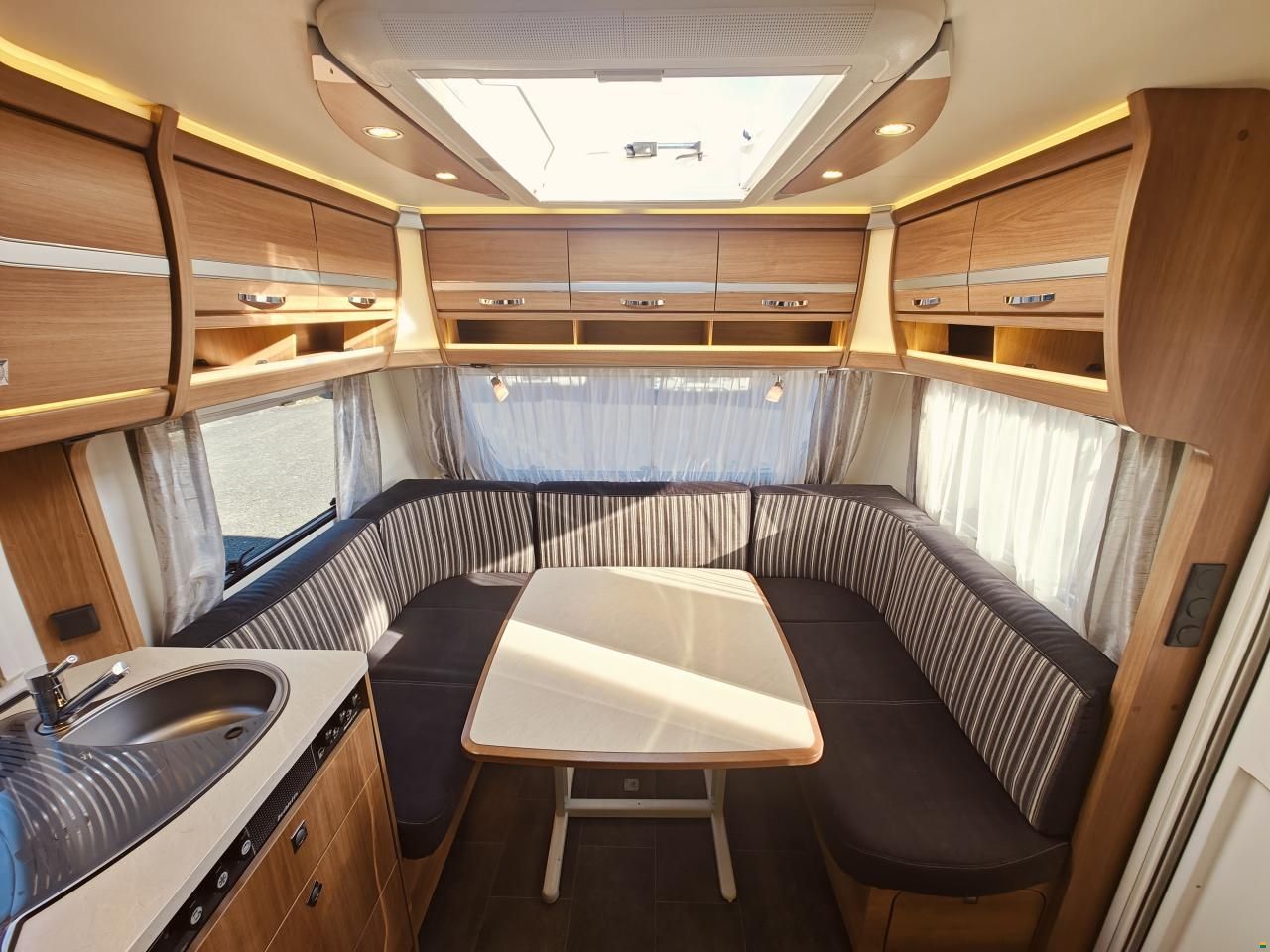 Dethleffs NOMAD 740 RFK Doppelbett & Stockbetten