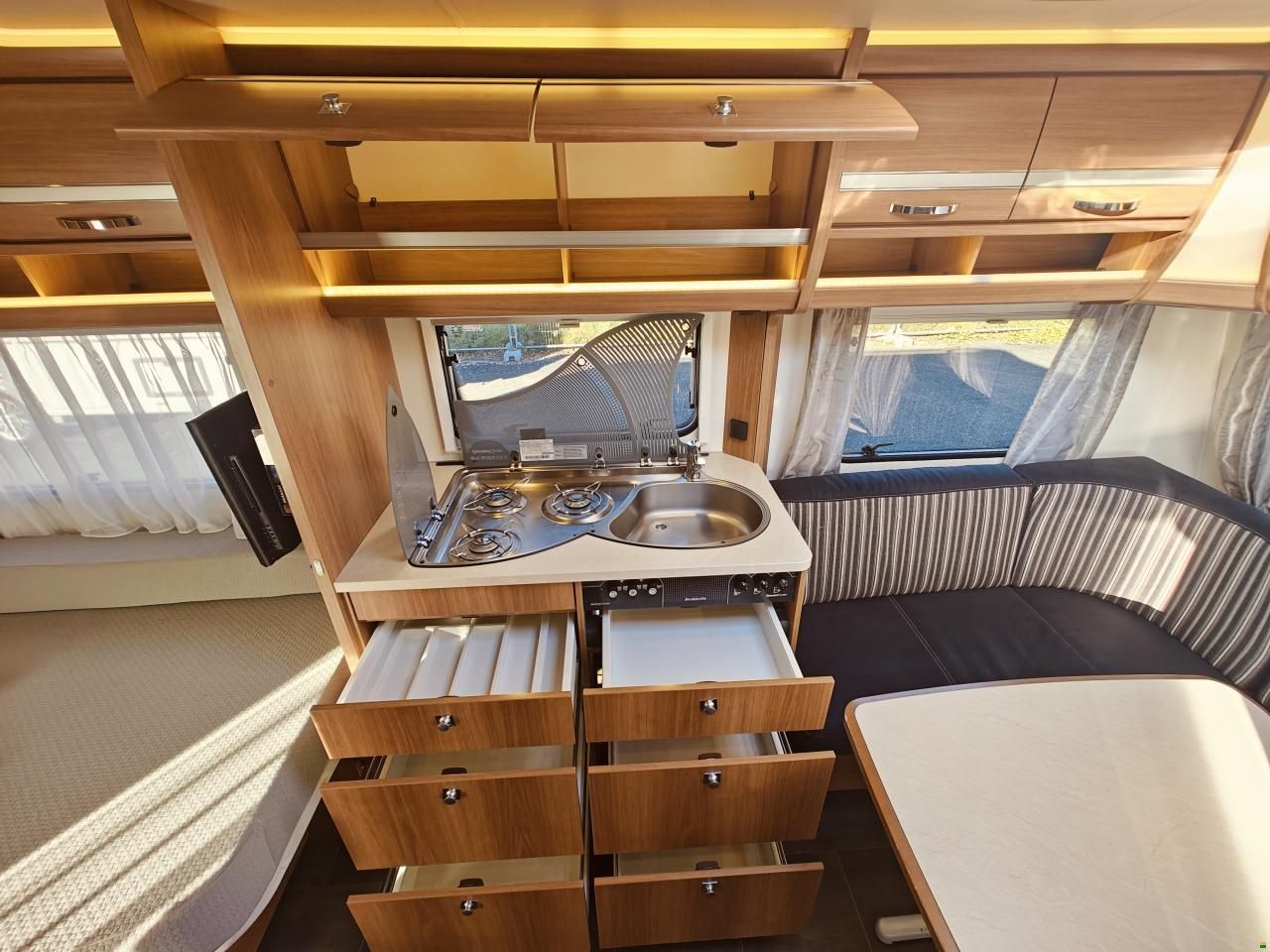 Dethleffs NOMAD 740 RFK Doppelbett & Stockbetten