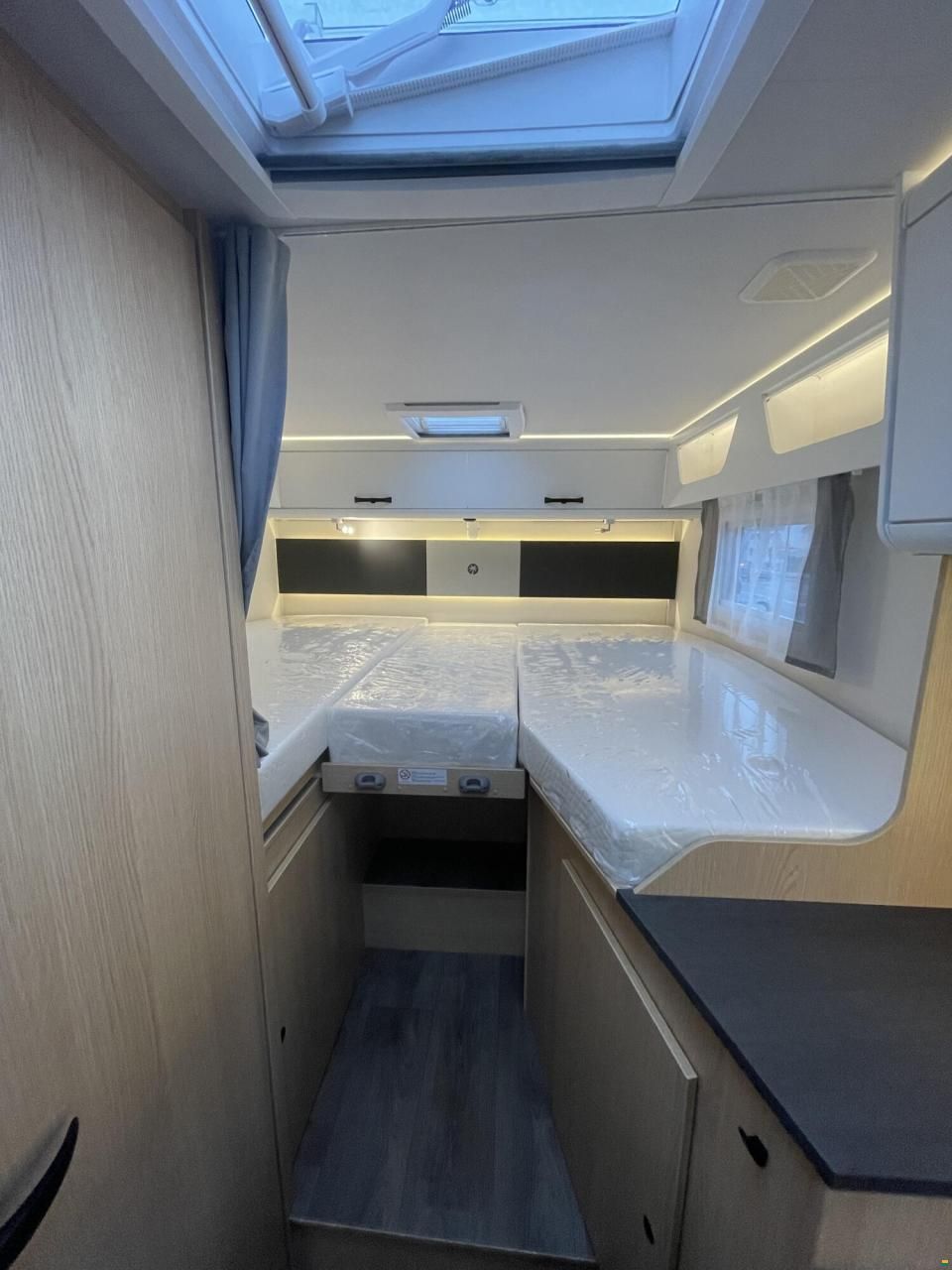 Sunlight Adventure T Ford 670S