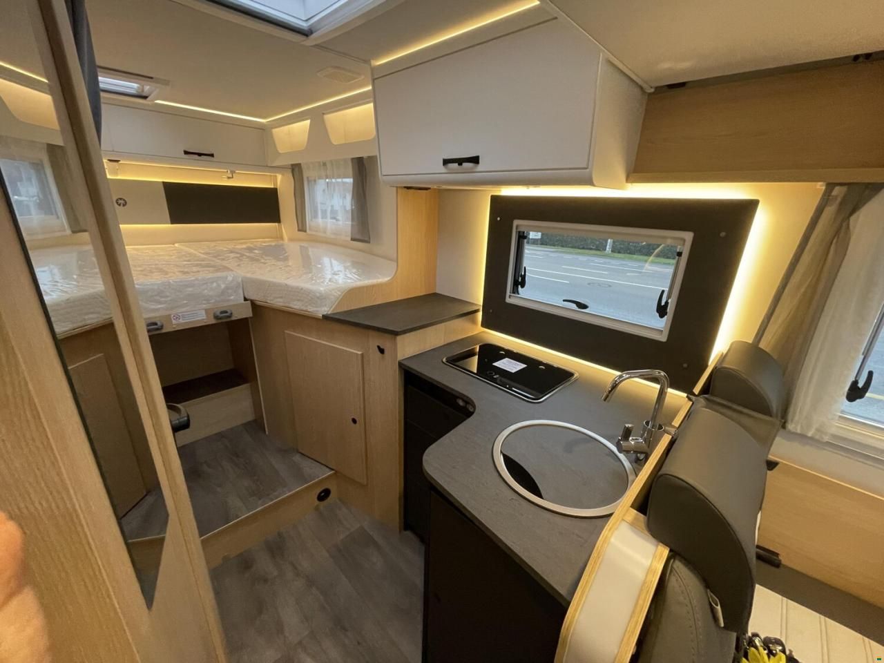 Sunlight Adventure T Ford 670S