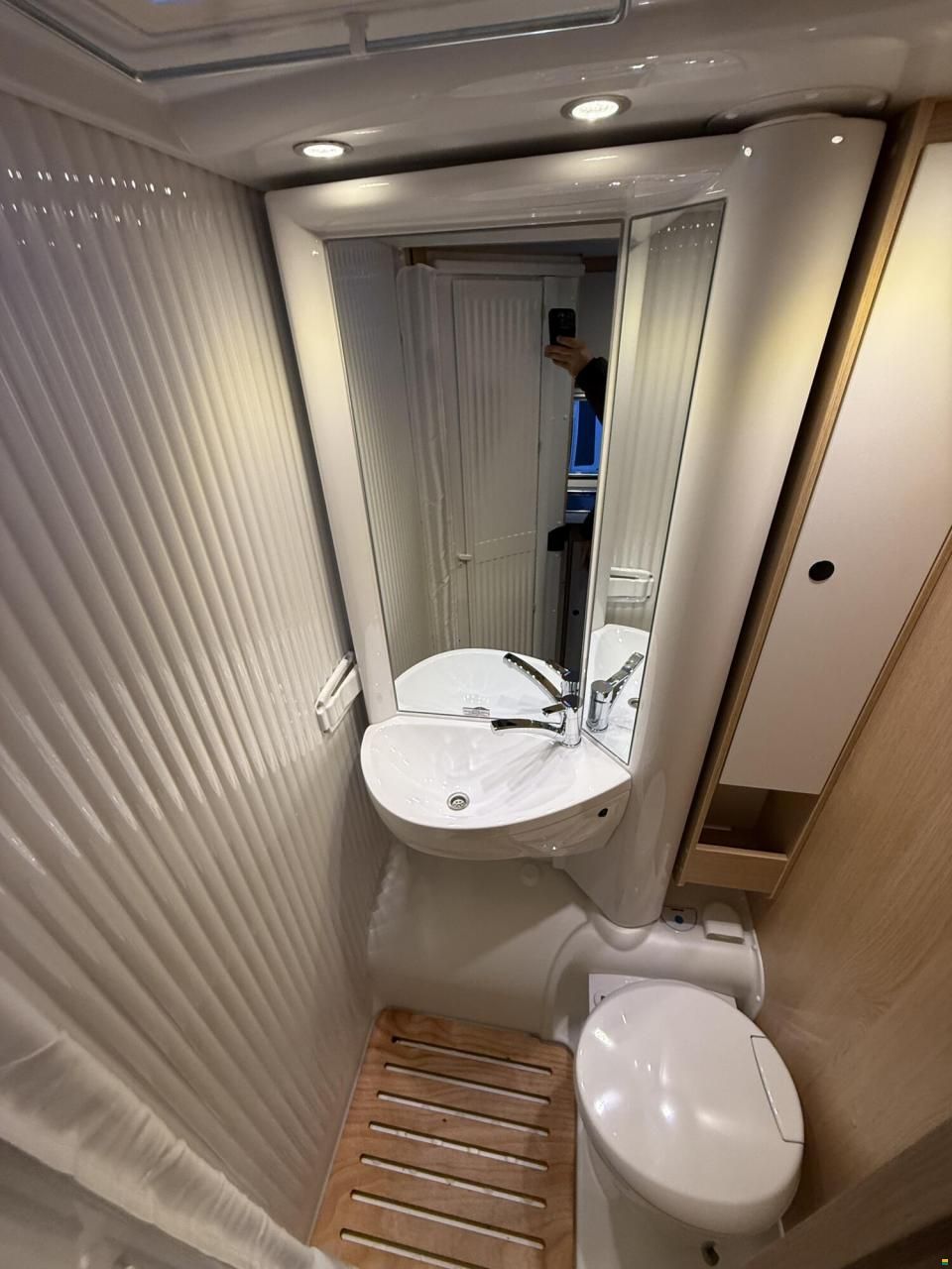 Sunlight Adventure V 67S