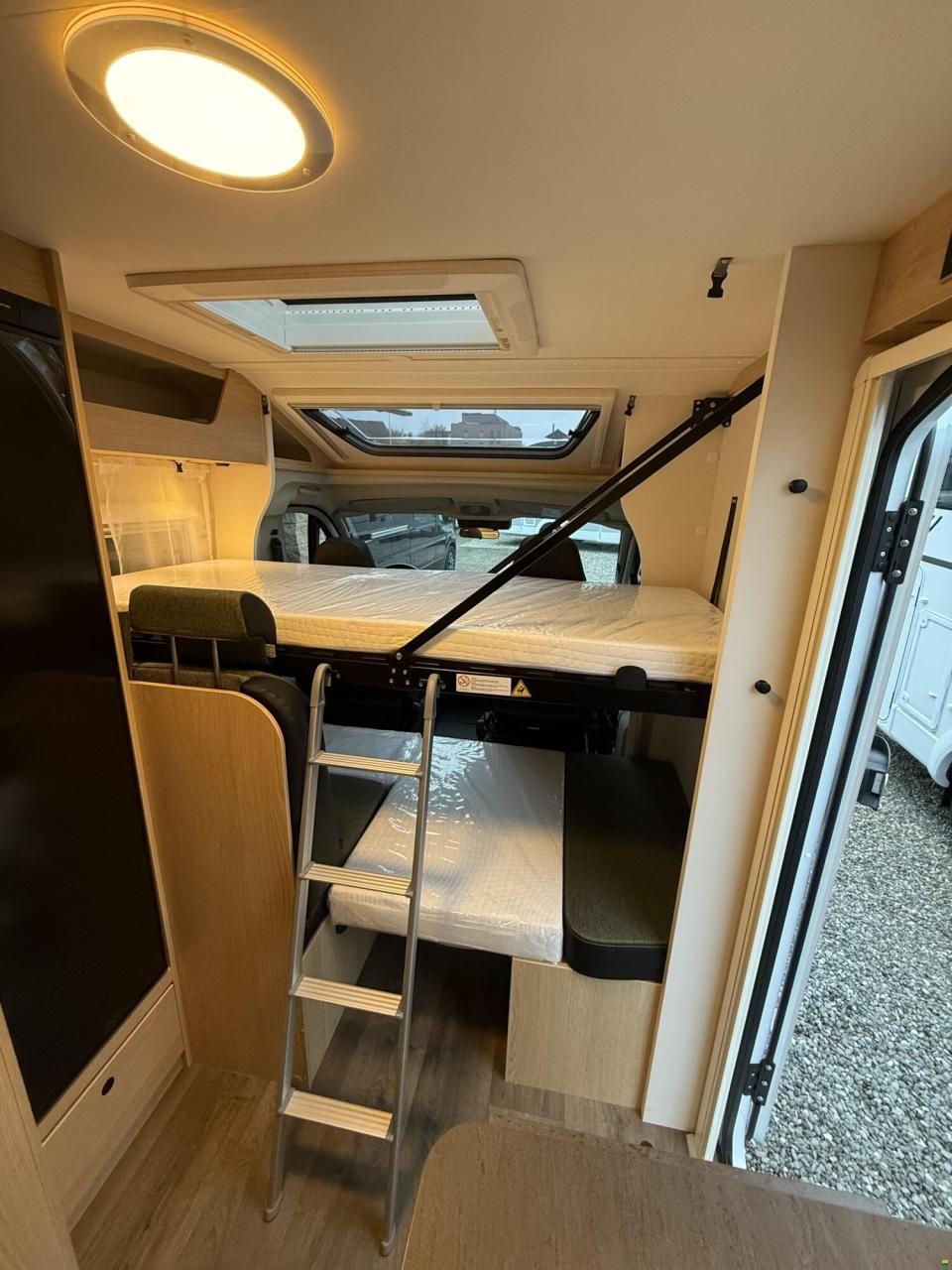 Sunlight Adventure V 67S